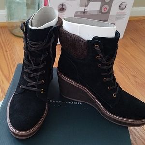 Tommy Hilfiger Solenne Wedge bootie